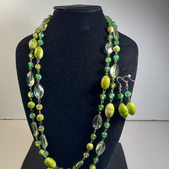 Multiple Shades of Green Beaded Necklace and Earrings - Picture 1 of 11
